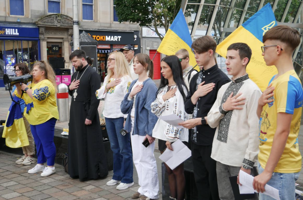 More Than 200 People Join Ukrainian Independence Day Demonstration in Central Glasgow